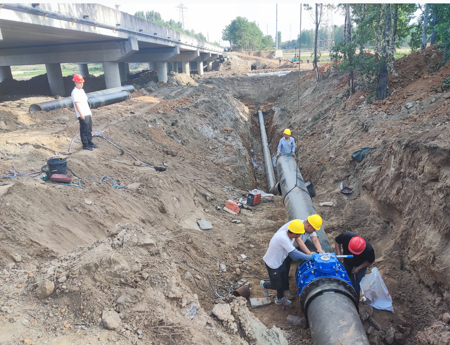 Large diameter pipeline installation